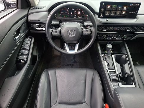 Used 2023 Honda Accord Touring image 12