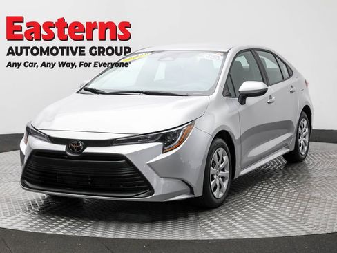 Used 2024 Toyota Corolla LE image 1