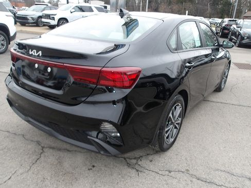 Used 2023 Kia Forte LXS image 7