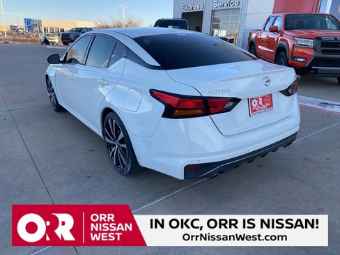 Used 2021 Nissan Altima 2.5 SR image 3