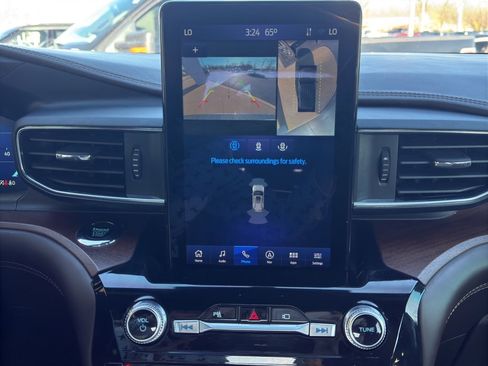 Used 2022 Ford Explorer King Ranch w/ Technology Package image 19