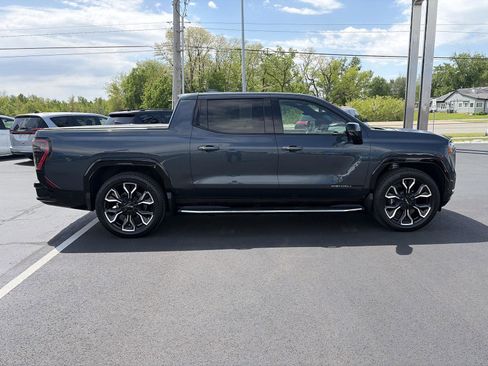 Used 2025 GMC Sierra EV Denali AWD/4WD image 2