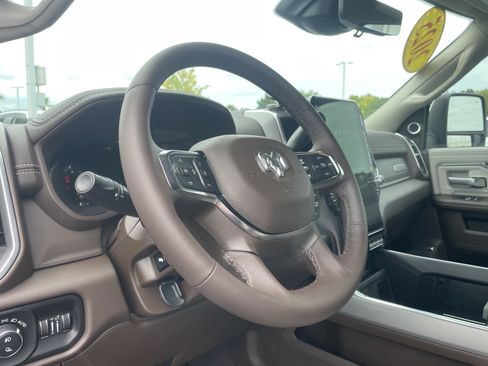 Used 2025 RAM 3500 Laramie AWD/4WD image 15
