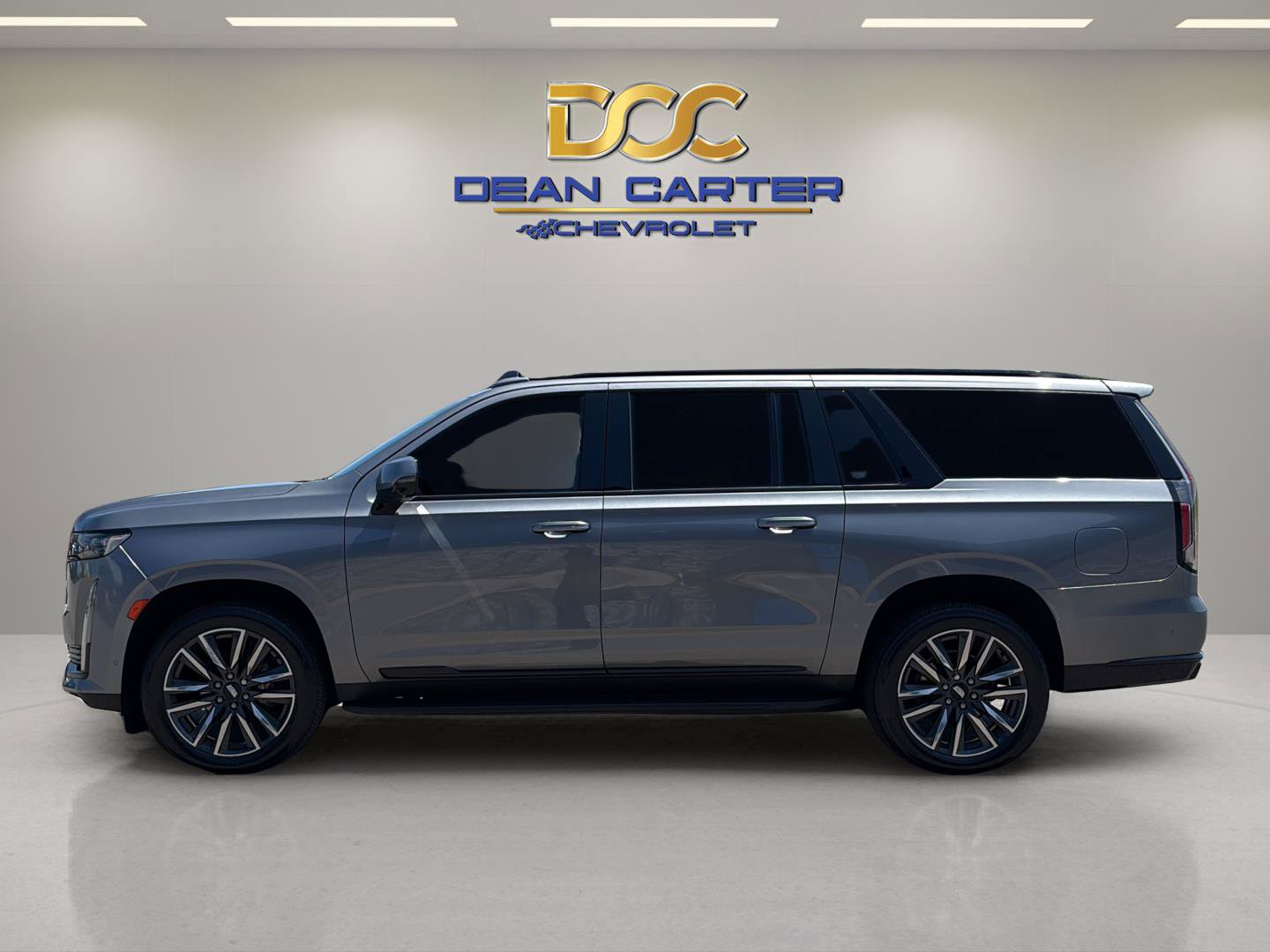 Used 2022 Cadillac Escalade ESV Sport AWD/4WD image 2