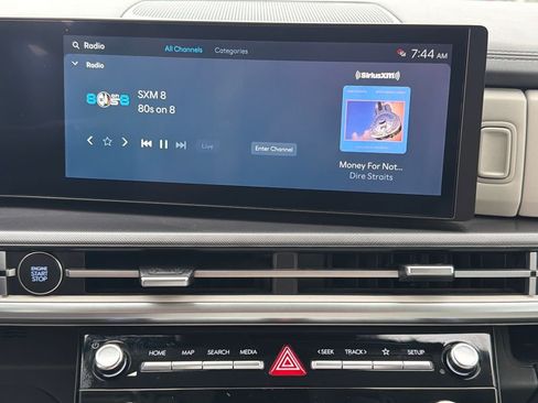 Used 2025 Hyundai Santa Fe SE FWD image 29