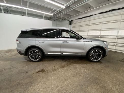 Used 2020 Lincoln Aviator Reserve w/ Equipment Group 202A image 7
