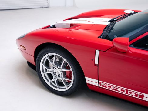 Used 2005 Ford GT image 18