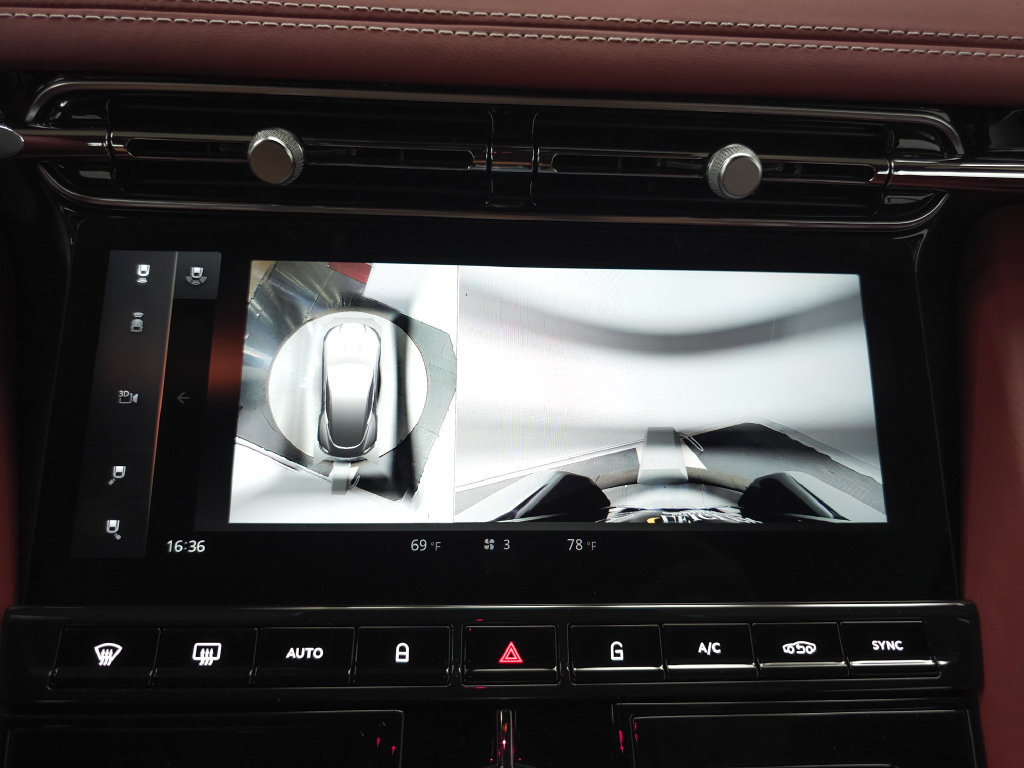 Used 2025 Aston Martin DB12 Coupe RWD image 27