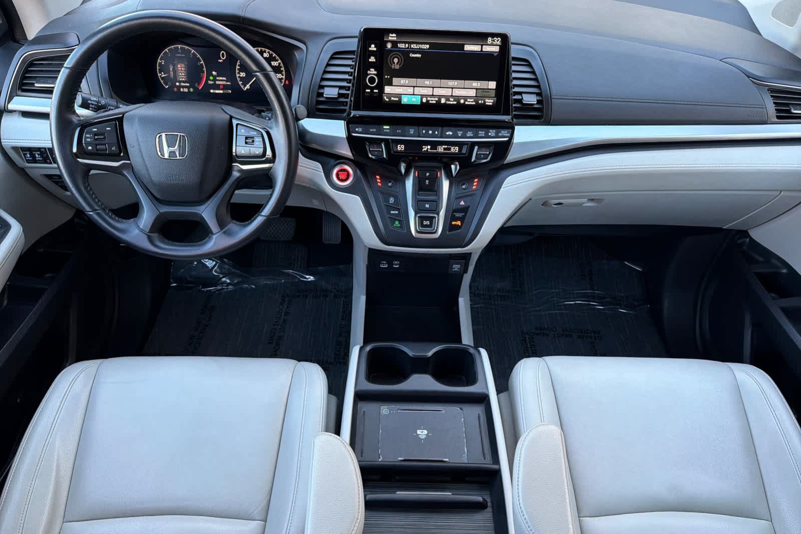 Used 2025 Honda Odyssey EX-L image 3