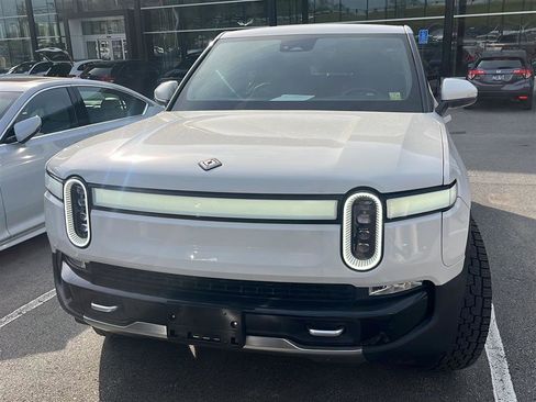 Used 2022 Rivian R1T Launch Edition image 3
