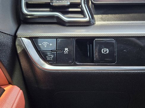 Used 2024 Kia Sportage SX image 24