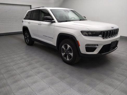 Used 2022 Jeep Grand Cherokee Limited 4xe w/ Luxury Tech Group II AWD/4WD image 11