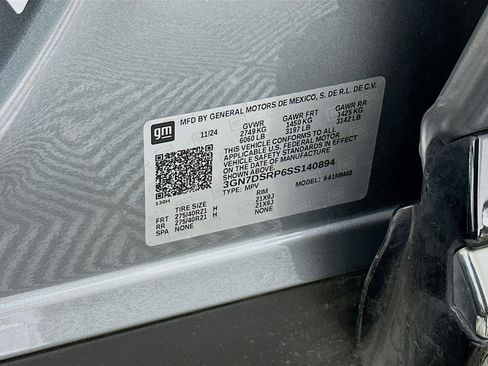 Used 2025 Chevrolet Equinox EV RS image 12