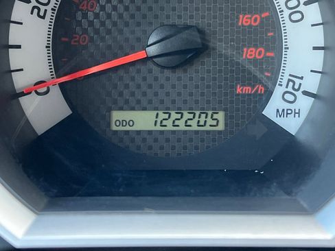 Used 2014 Toyota Tacoma PreRunner w/ SR5 Package image 29