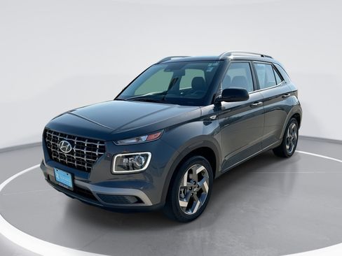 Used 2024 Hyundai Venue Limited FWD image 1