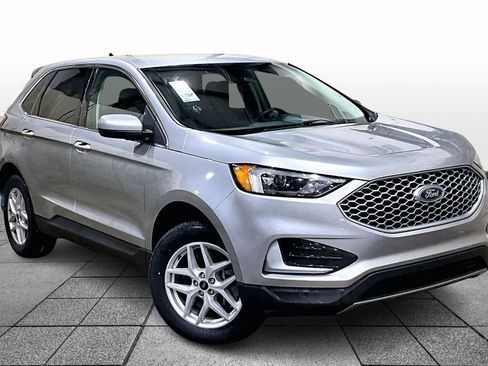 Used 2024 Ford Edge SEL image 2