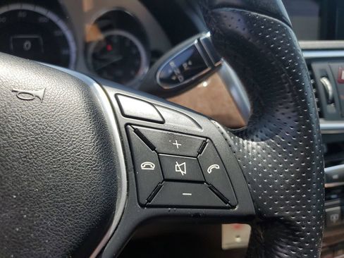 Used 2012 Mercedes-Benz E 350 4MATIC Sedan image 23
