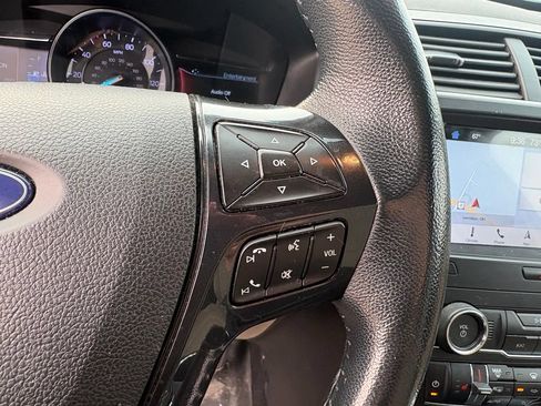 Used 2019 Ford Explorer XLT w/ Equipment Group 201A AWD/4WD image 14