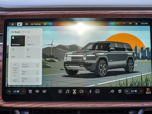 Used 2023 Rivian R1S Adventure AWD/4WD image 13