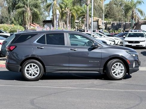 Used 2022 Chevrolet Equinox LT FWD image 3