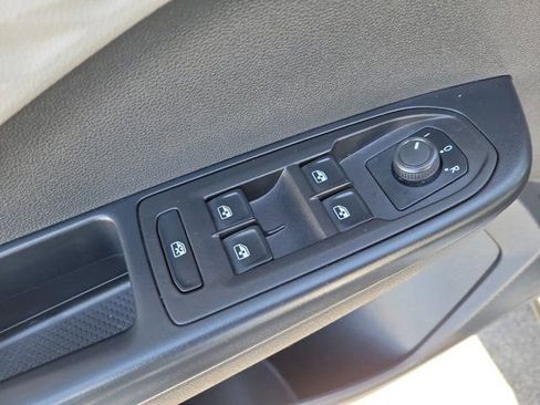 Used 2024 Volkswagen Taos S FWD image 18