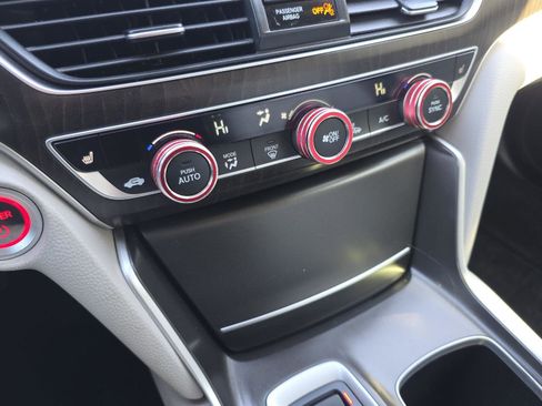 Used 2018 Honda Accord EX image 18