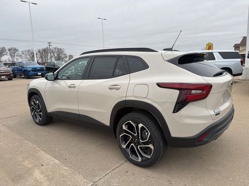 New 2026 Chevrolet Trax RS w/ Sunroof Package image 5