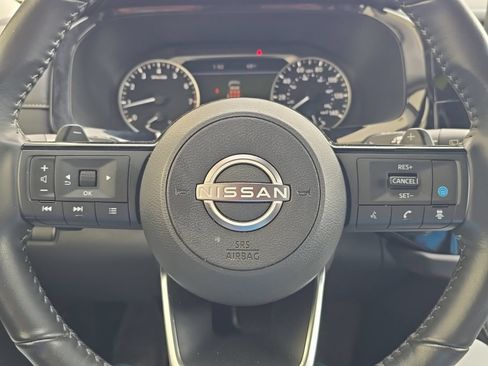 Used 2025 Nissan Pathfinder SL AWD/4WD image 18