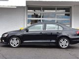Used 2017 Volkswagen Jetta SEL image 2
