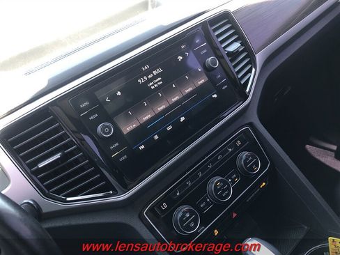 Used 2018 Volkswagen Atlas SEL FWD image 14