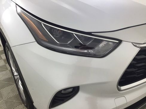 Used 2023 Toyota Highlander Platinum image 24