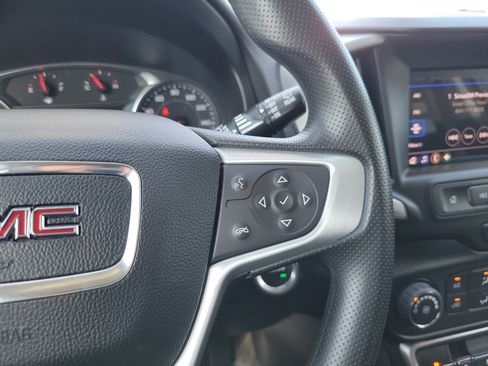 Used 2023 GMC Terrain SLE FWD image 19
