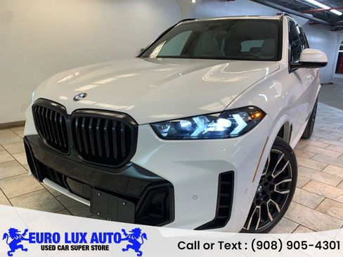 Used 2024 BMW X5 xDrive40i w/ M Sport Package AWD/4WD image 1