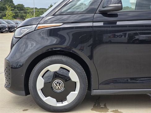 New 2025 Volkswagen ID. Buzz Pro S image 5