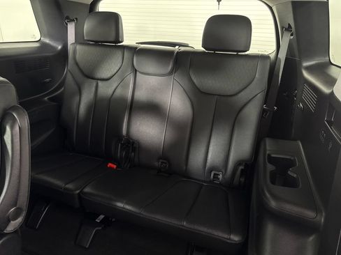 Used 2022 Hyundai Palisade SEL w/ Premium Package FWD image 14