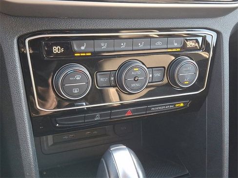 Used 2022 Volkswagen Atlas SEL image 16