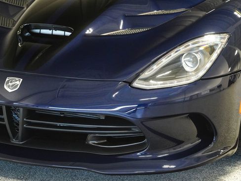Used 2017 Dodge Viper GTC w/ GTS Interior Package RWD image 6