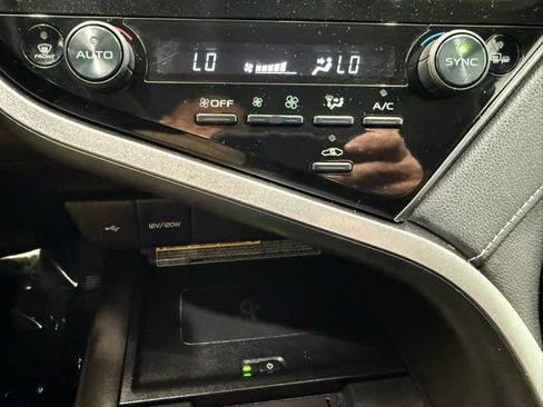 Used 2021 Toyota Camry XSE w/ Navigation Package image 33