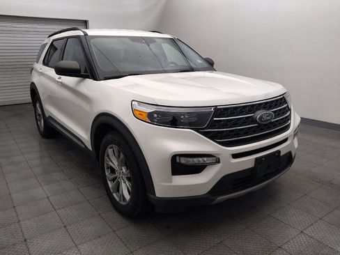 Used 2022 Ford Explorer XLT w/ Equipment Group 202A RWD image 13