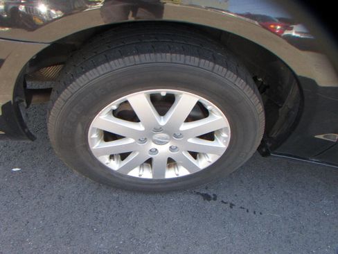 Used 2015 Chrysler Town & Country Touring image 41