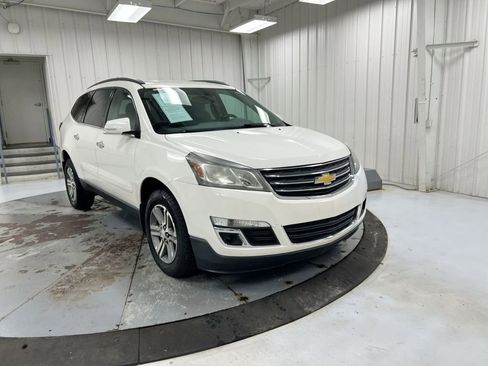 Used 2015 Chevrolet Traverse LT FWD image 2