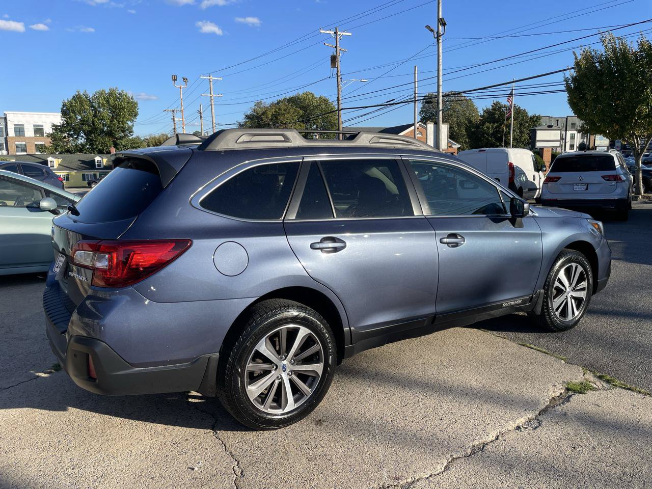 Used 2018 Subaru Outback 2.5i Limited AWD/4WD image 18