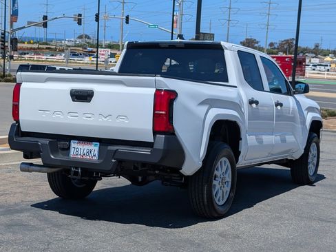 Used 2026 Toyota Tacoma SR image 13
