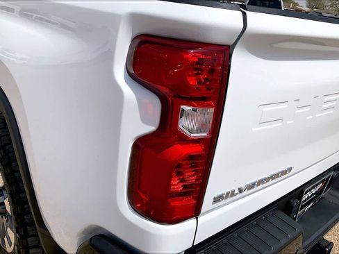 Used 2024 Chevrolet Silverado 2500 Custom w/ Custom Value Package image 32