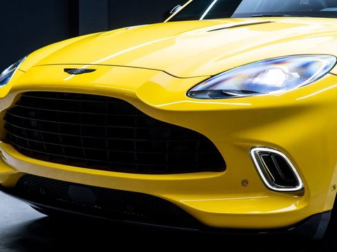 Used 2022 Aston Martin DBX AWD/4WD image 7