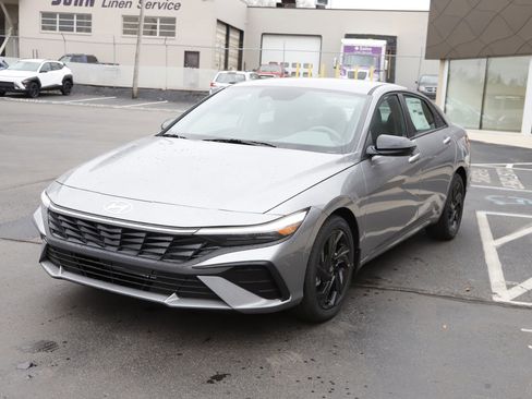 New 2026 Hyundai Elantra Sport image 6