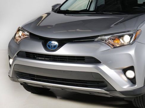 Used 2017 Toyota RAV4 XLE w/ All Weather Liner Package AWD/4WD image 29