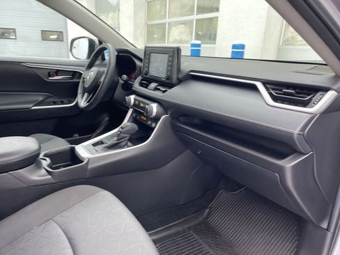 Used 2022 Toyota RAV4 XLE w/ Convenience Package image 21