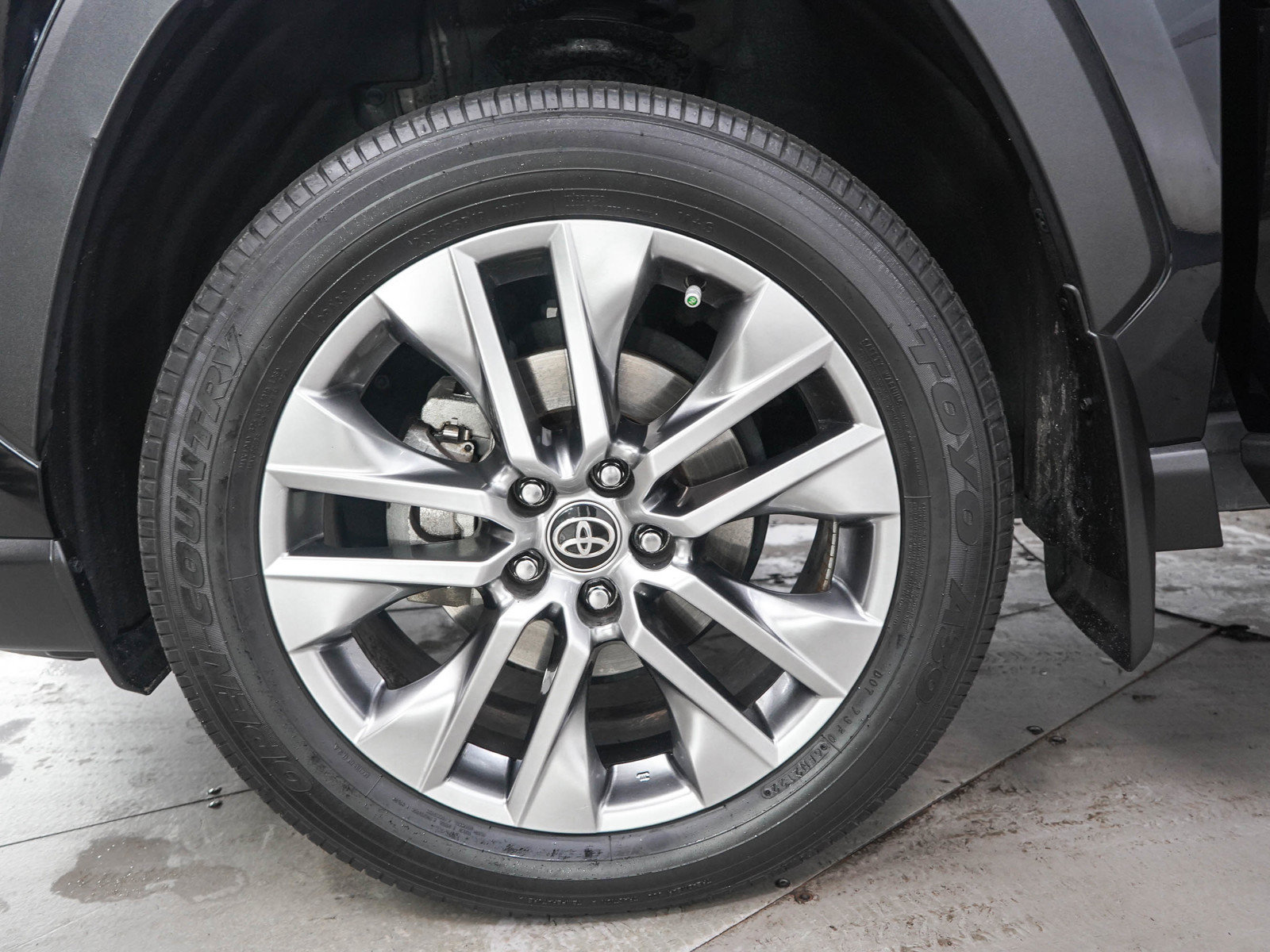 Used 2022 Toyota RAV4 XLE Premium FWD image 30