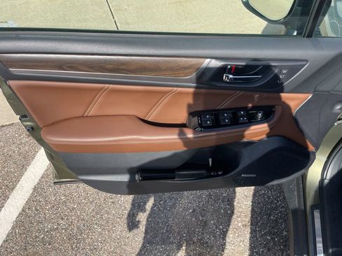 Used 2019 Subaru Outback 2.5i Touring image 19